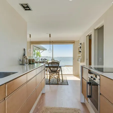 Сasa de vacaciones With Panoramic Views On Hindsholm *